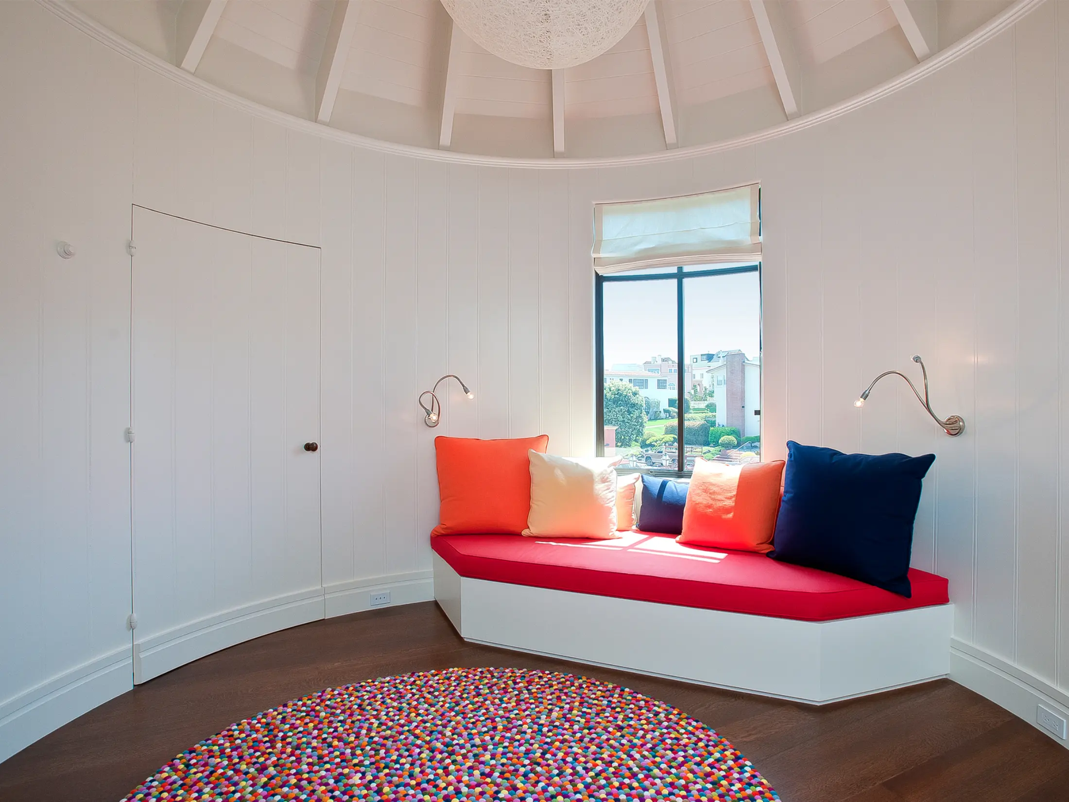 image of butler-armsden-family-home-in-sea-cliff-round-room-window-seat.jpg
