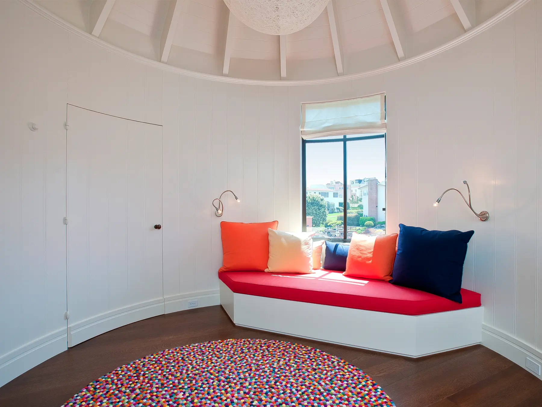 image of butler-armsden-family-home-in-sea-cliff-round-room-window-seat.jpg