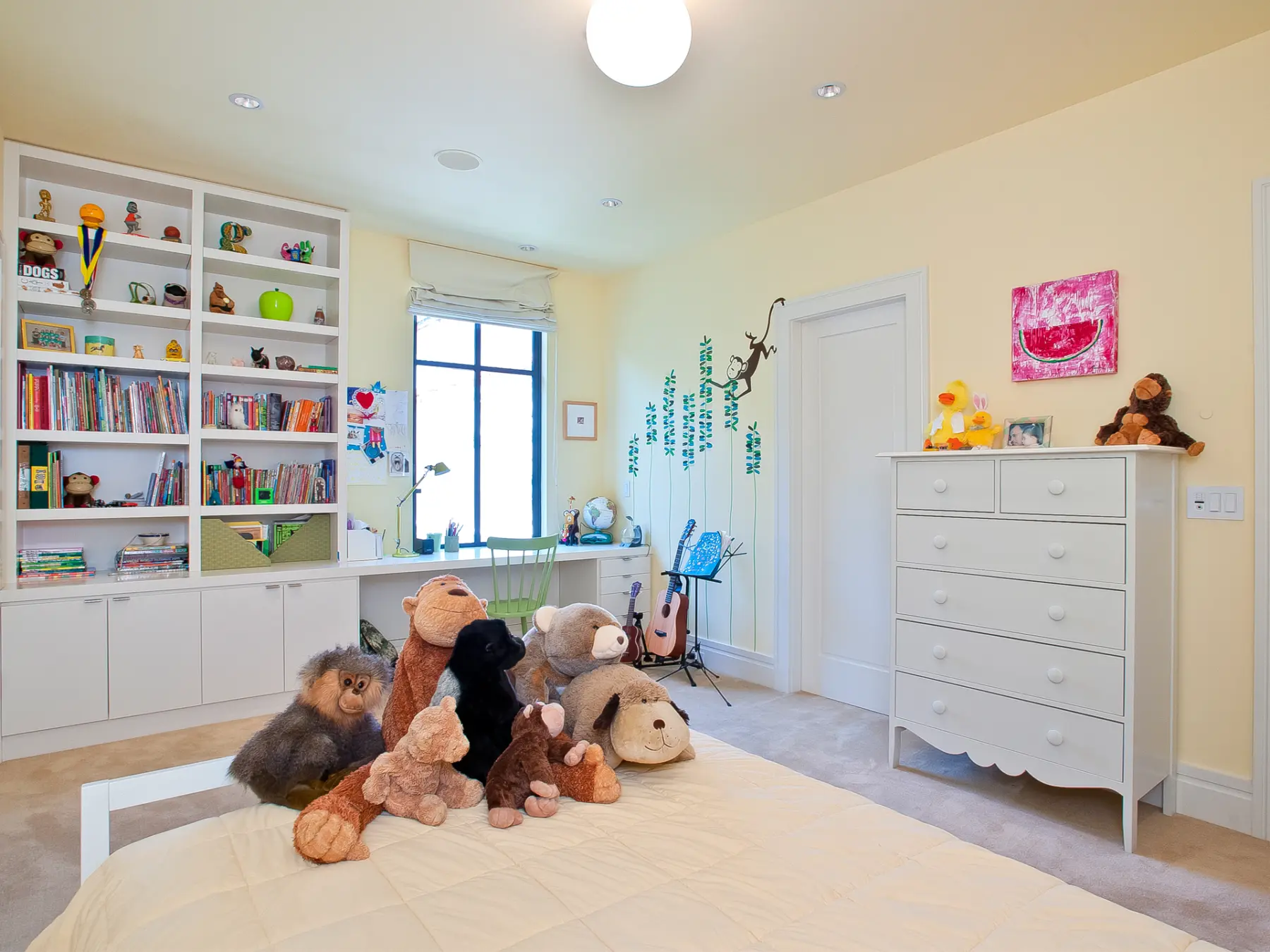 image of butler-armsden-family-home-in-sea-cliff-kids-bedroom.jpg