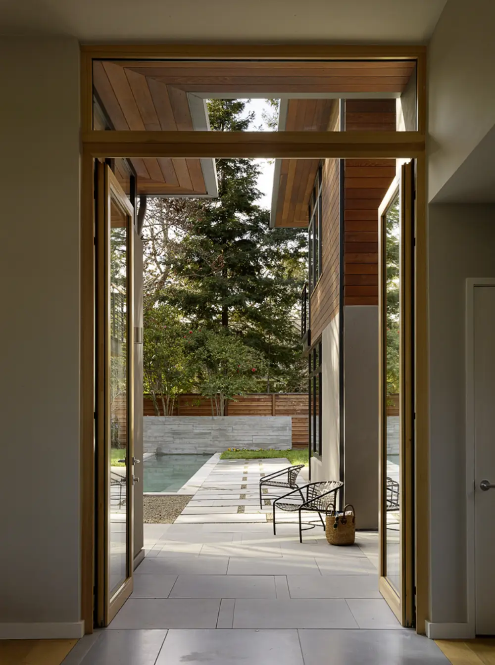 image of butler-armsden-bigelow-backyard-entry-walkway.jpg