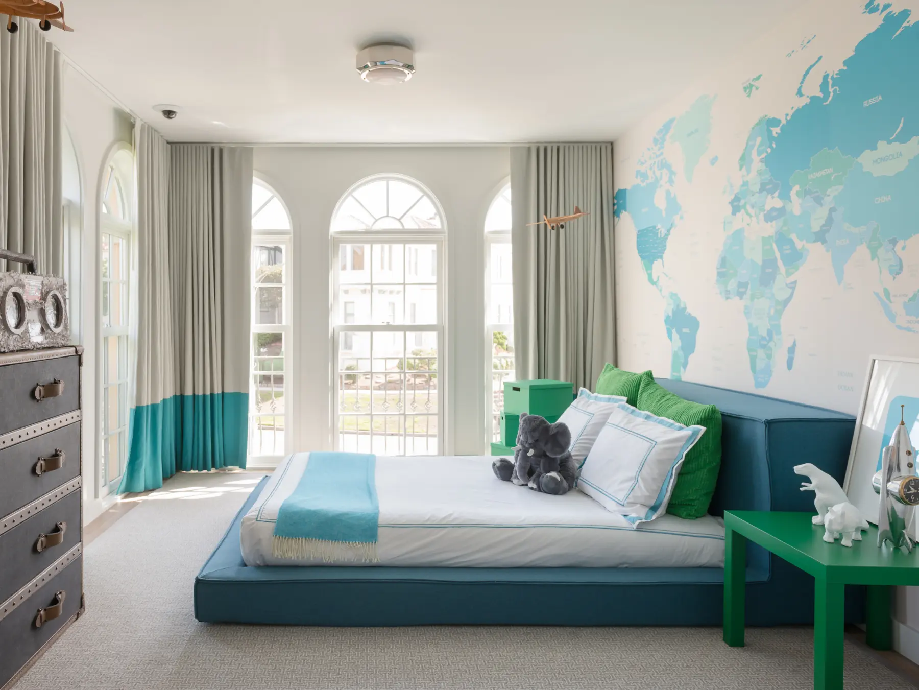 image of butler-armsden-city-seaside-home-childs-room.jpg