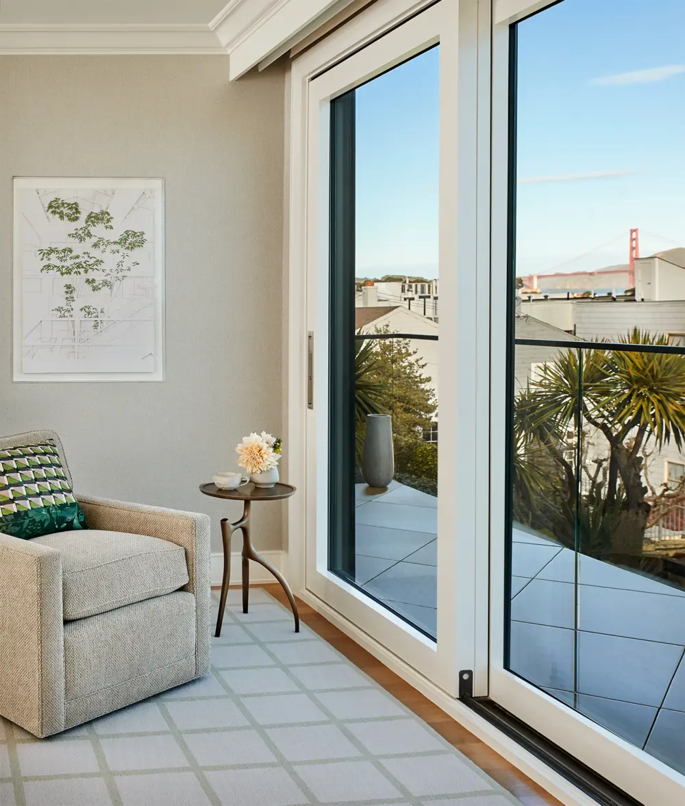 image of butler-armsden-cow-hollow-townhouse-master-bed-vignette.jpg