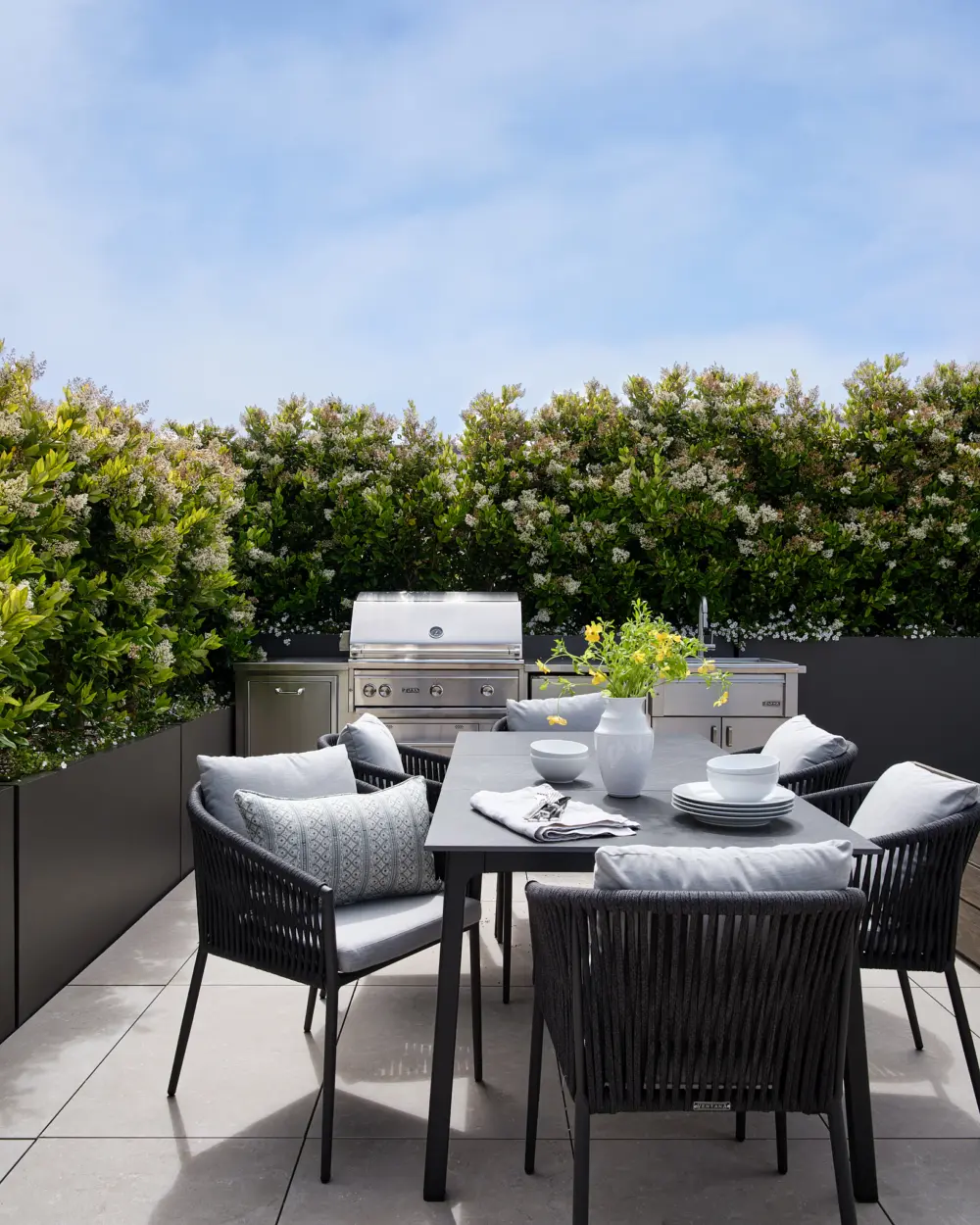 image of butler-armsden-green-street-residence-outdoor-dining.jpg