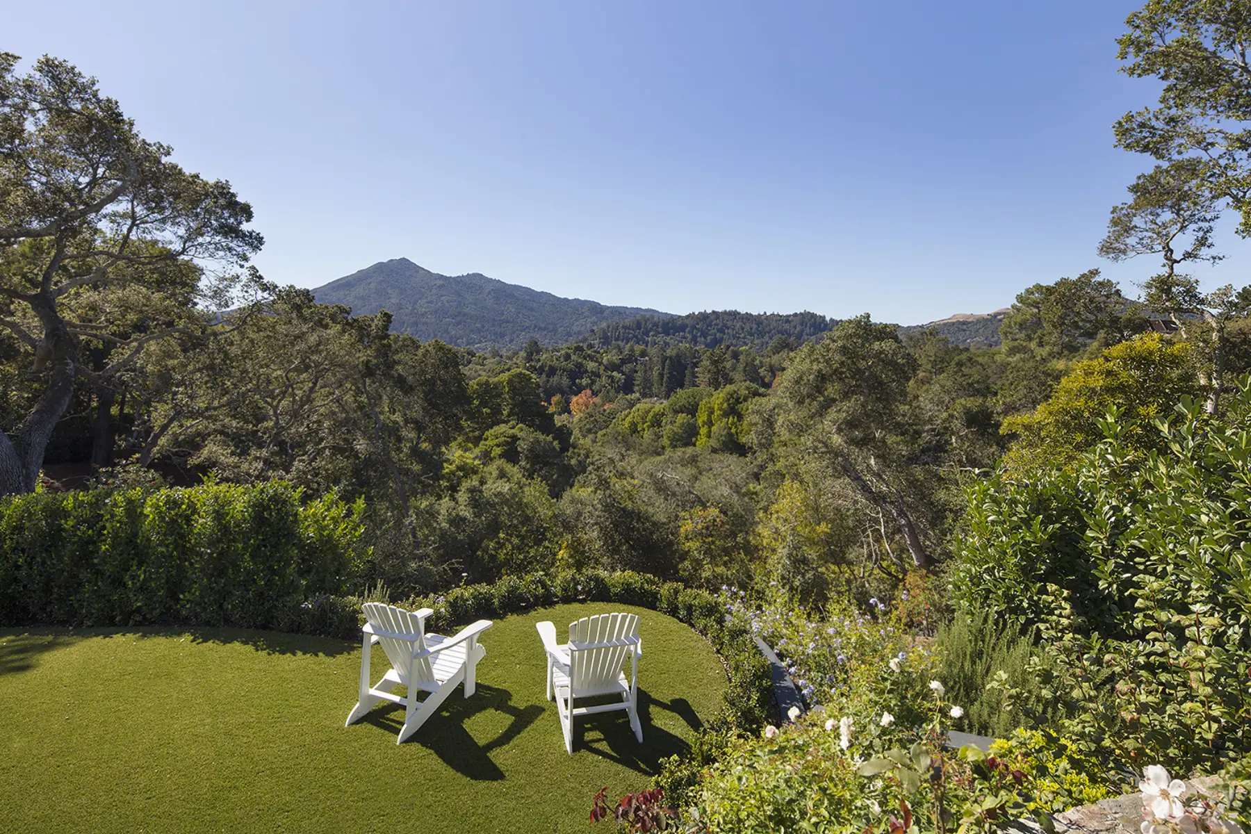 image of butler-armsden-kentfield-garden-mountain-view.jpg