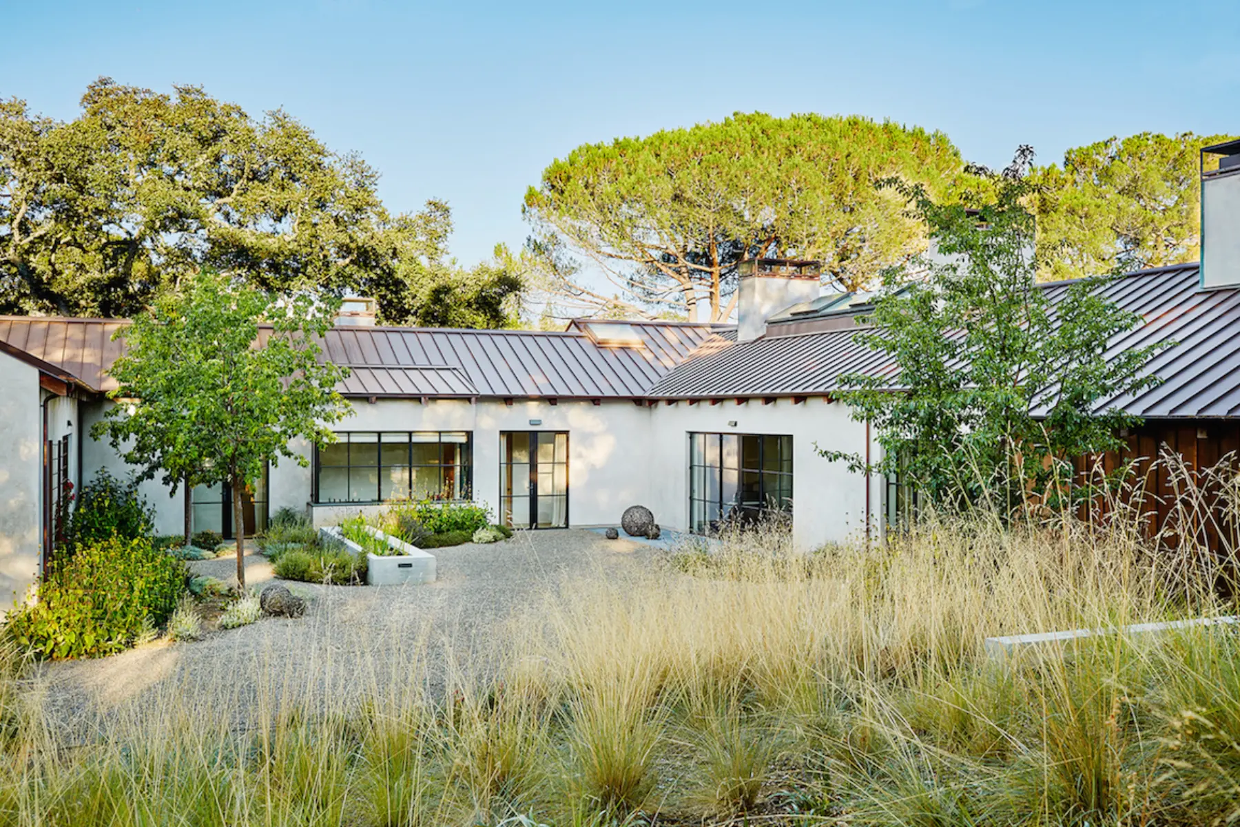 image of butler-armsden-portola-valley-courtyard-house-exterior-courtyard.jpg