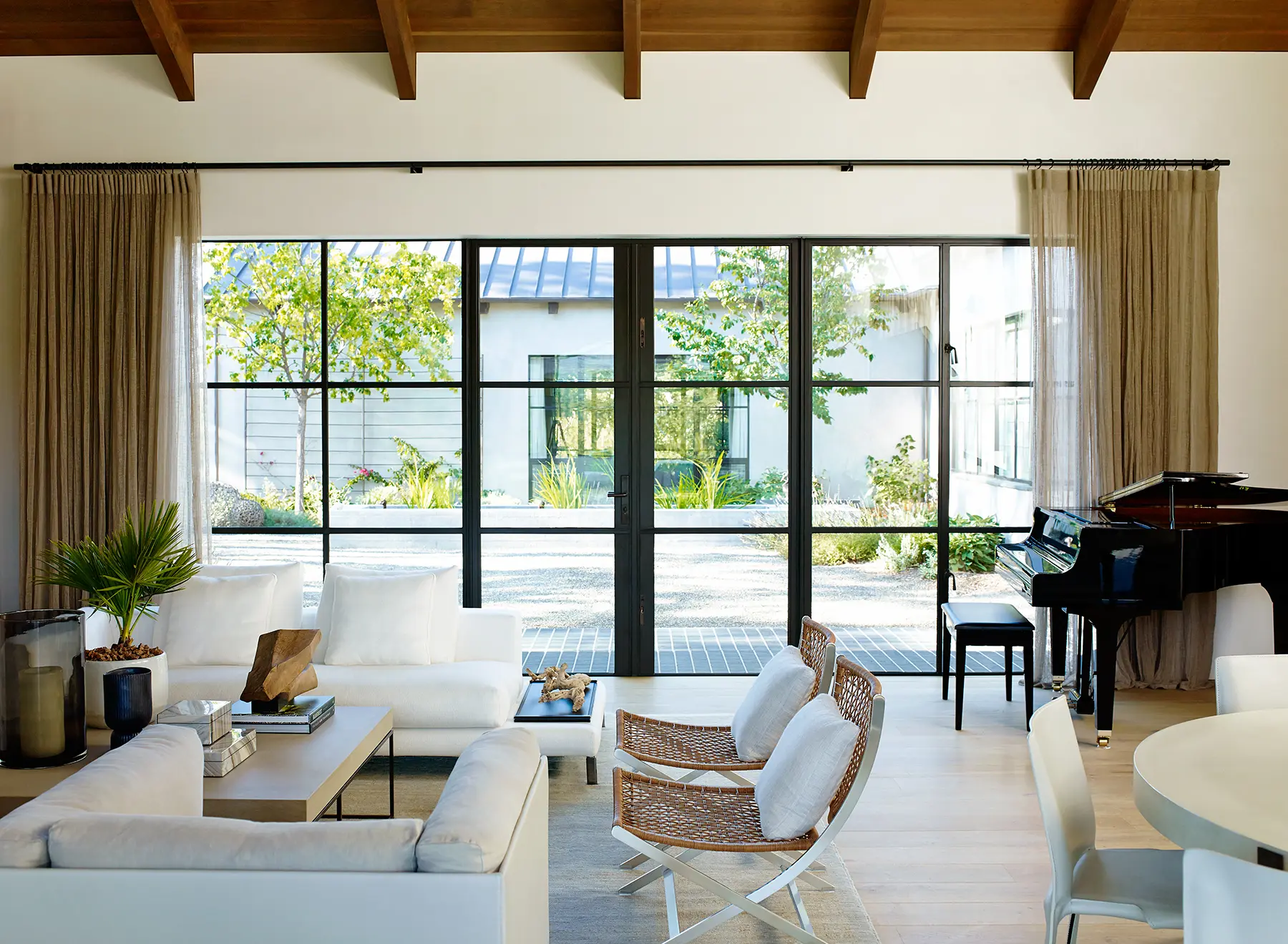 image of butler-armsden-portola-valley-courtyard-house-living-room-courtyard-view.jpg