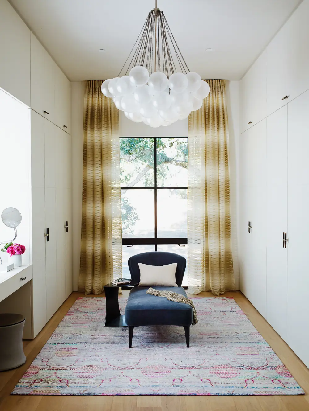 image of butler-armsden-portola-valley-courtyard-house-her-closet.jpg