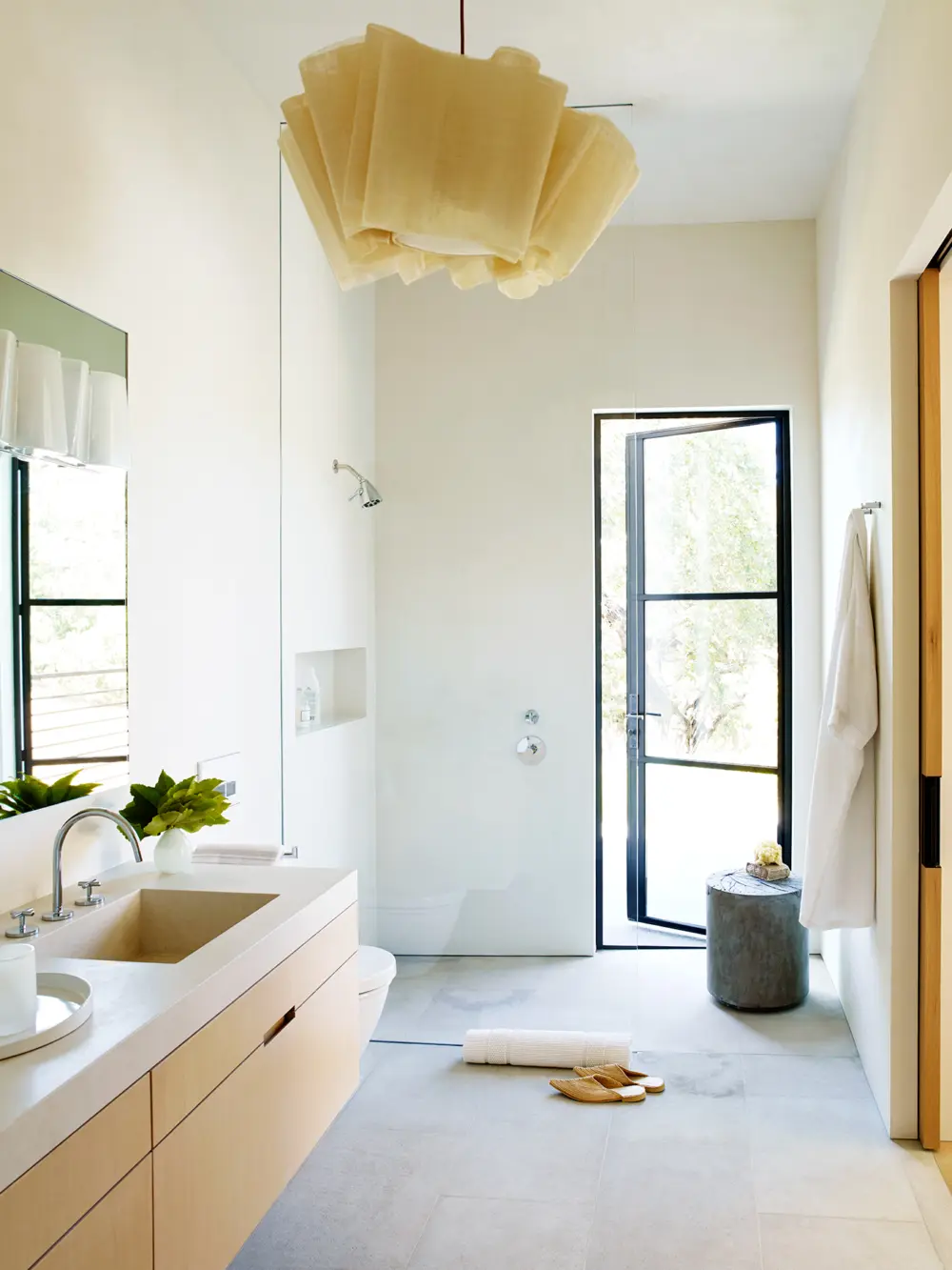 image of butler-armsden-portola-valley-courtyard-house-her-bath.jpg