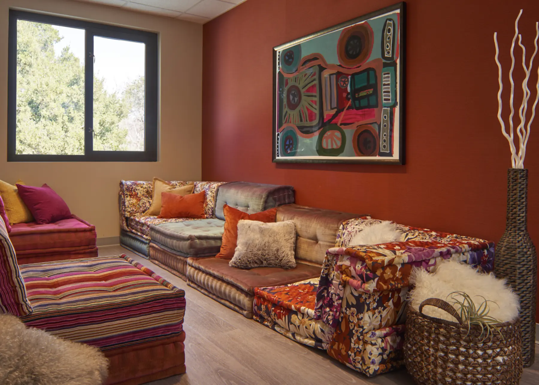 image of butler-armsden-ronald-mcdonald-house-colorful-lounge.jpg