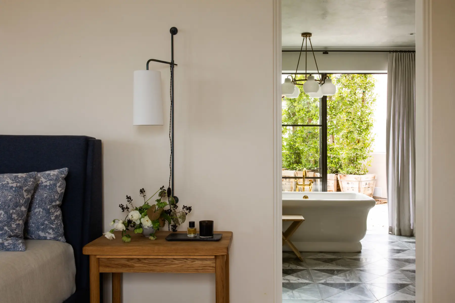 image of butler-armsden-seacliff-sculptural-master-bed-and-bath.jpg