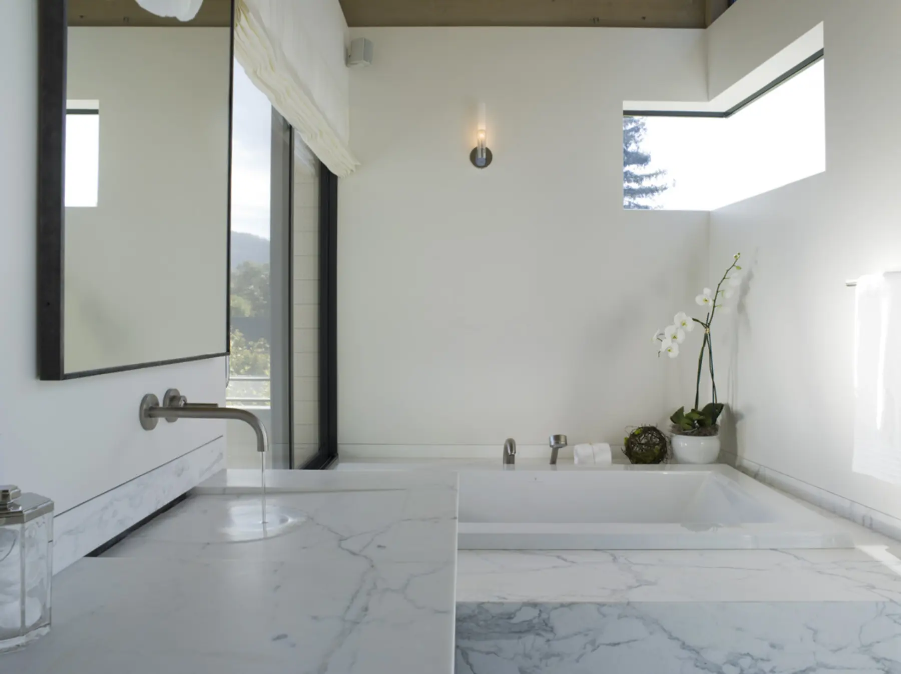 image of butler-armsden-st-helena-retreat-master-bathtub.jpg