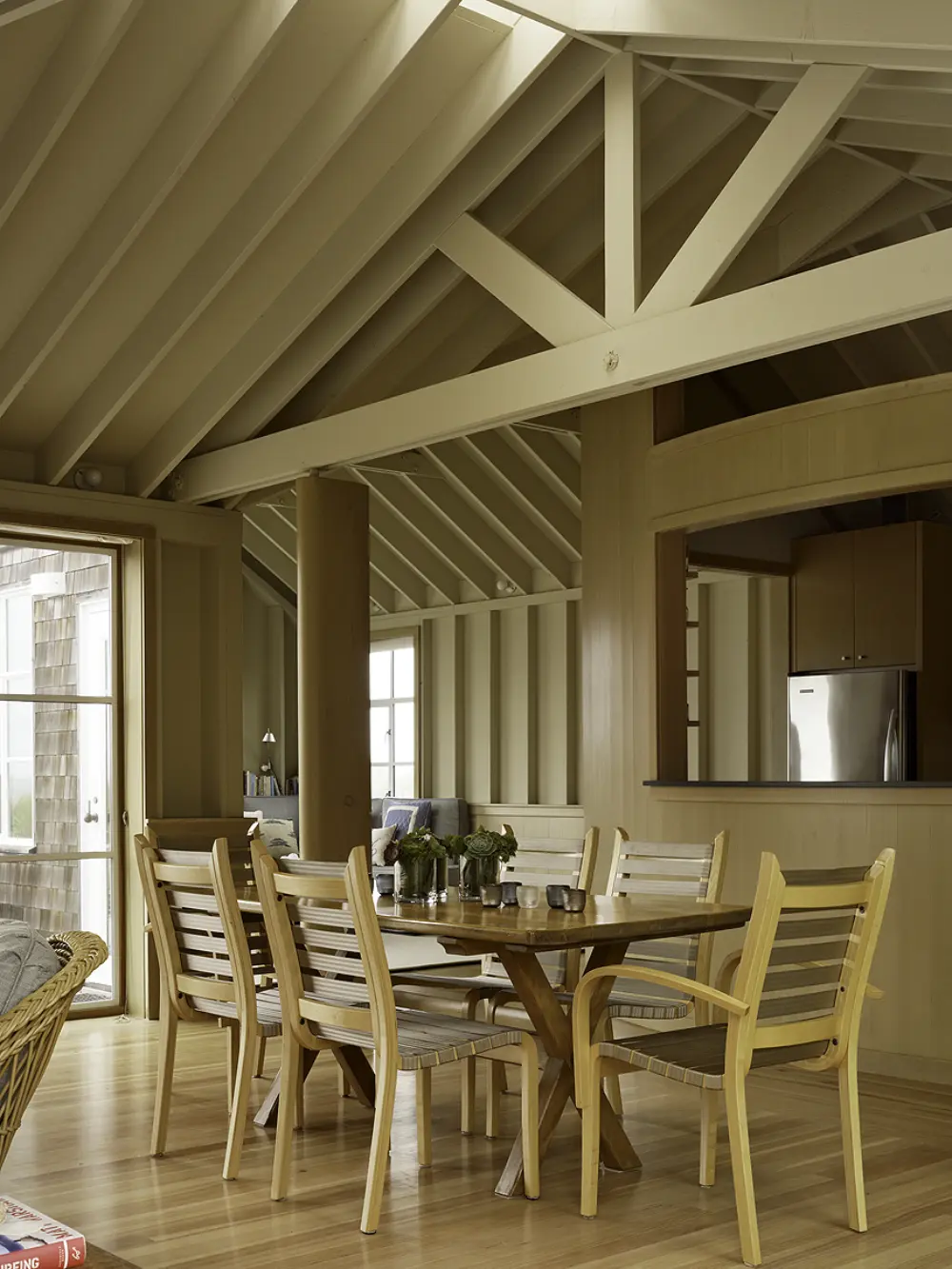 image of butler-armsden-stinson-beach-house-dining-table.jpg