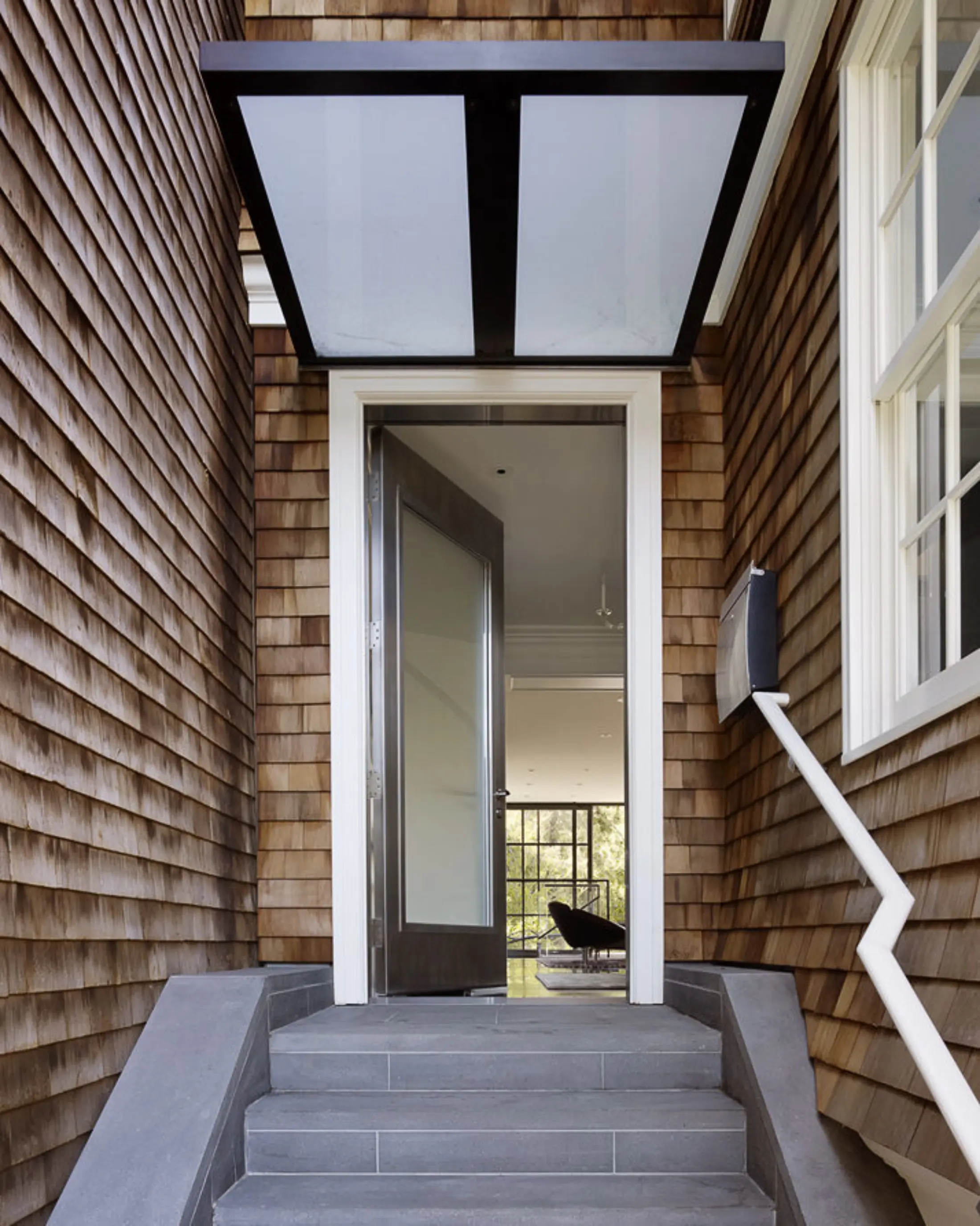 image of butler-armsden-tiburon-bay-house-front-entry-exterior.jpg