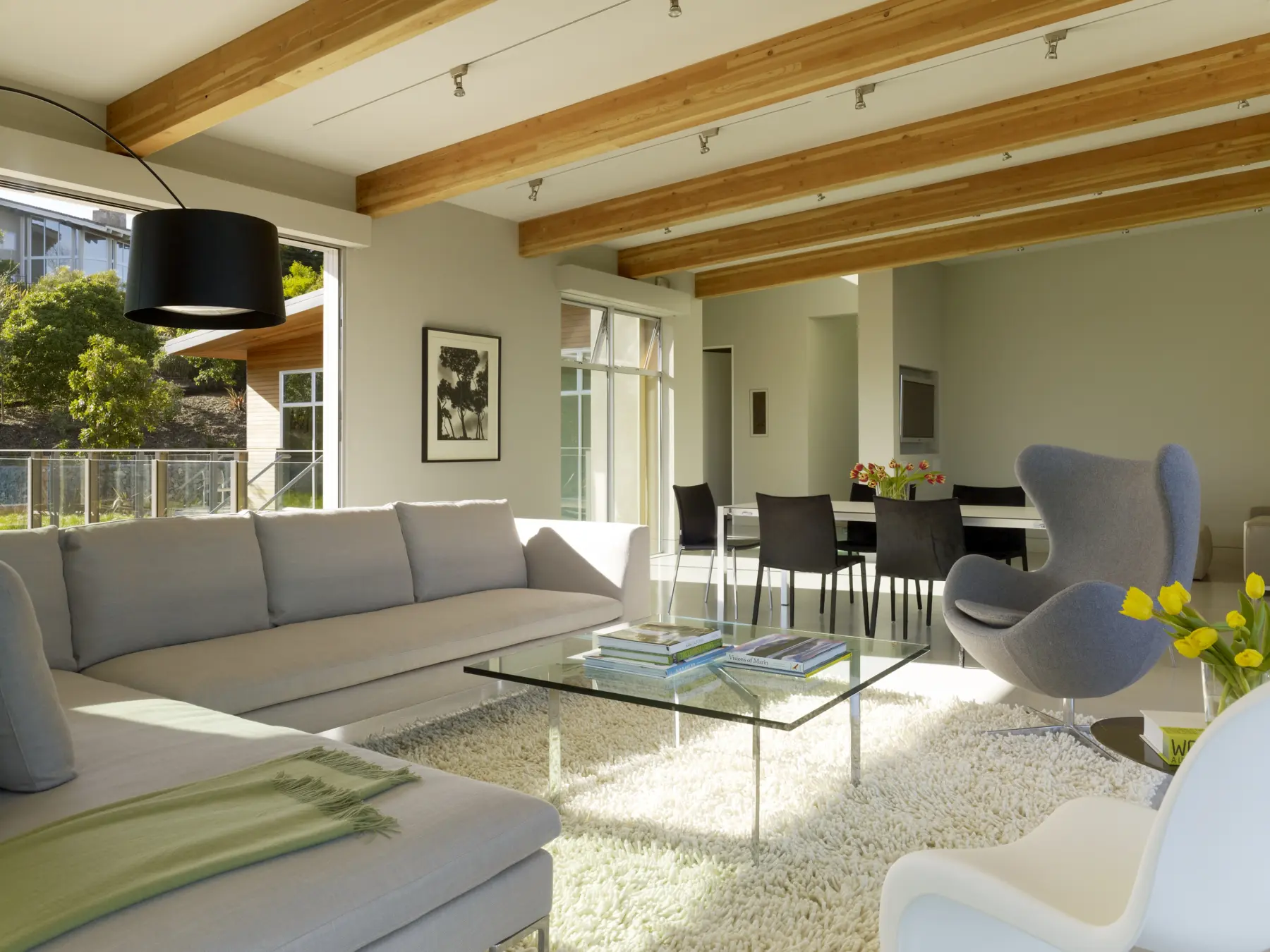 image of butler-armsden-tiburon-bay-house-living-room.jpg