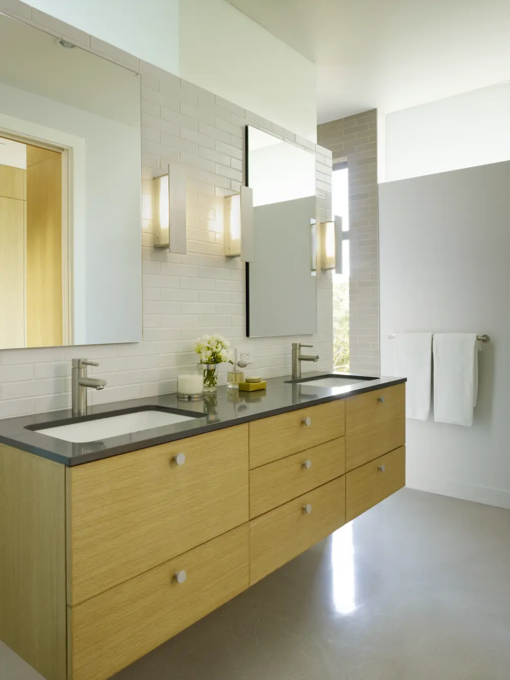 image of butler-armsden-tiburon-bay-house-master-bath-vanity.jpg