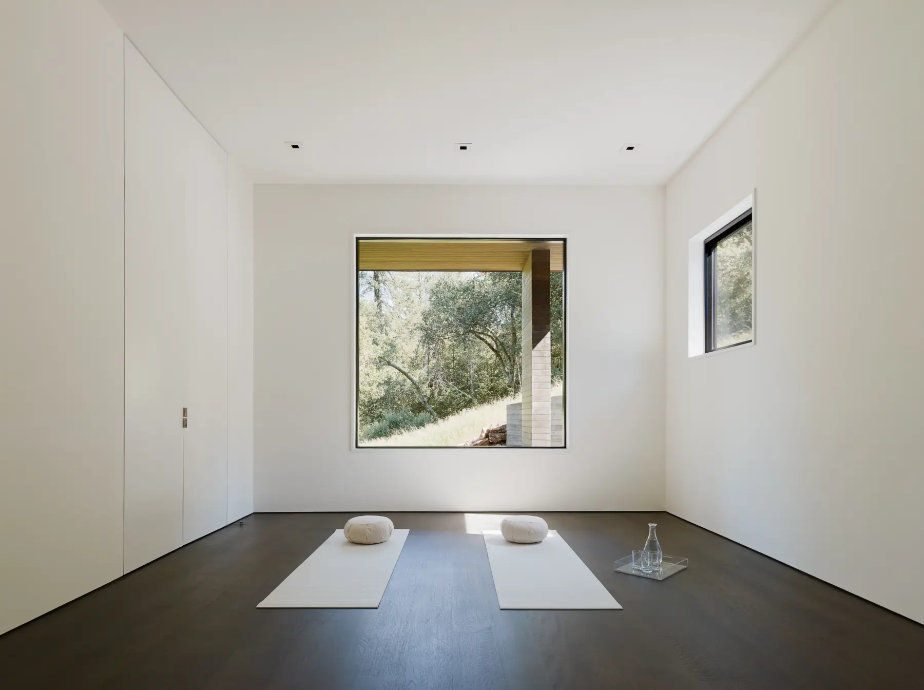 image of butler-armsden-valley-of-the-moon-retreat-yoga-room.jpg