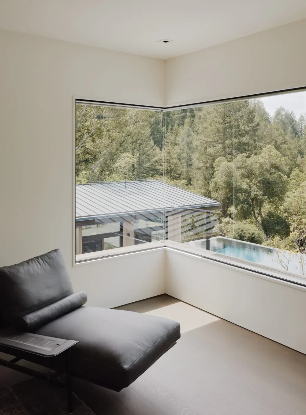 image of butler-armsden-valley-of-the-moon-retreat-corner-window-and-seat.jpg