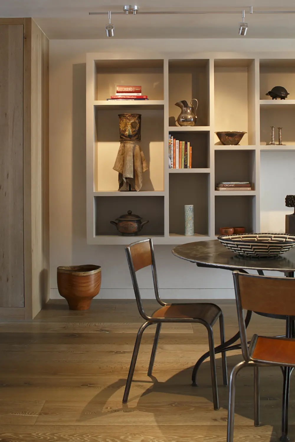 image of butler-armsden-wurster-revival-dining-area-built-in-display-shelves.jpg