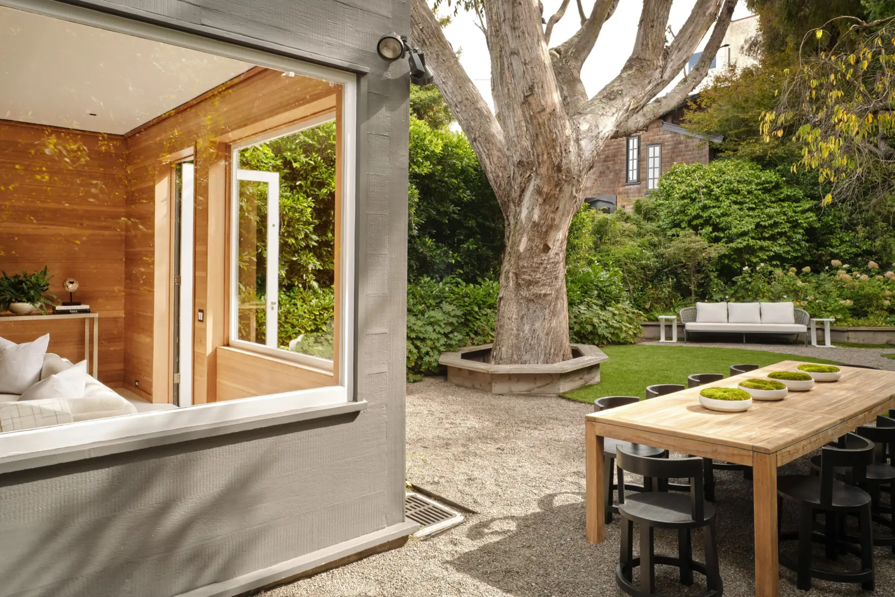 image of butler-armsden-cow-hollow-wurster-renovation-outdoor-table-and-yard.jpg
