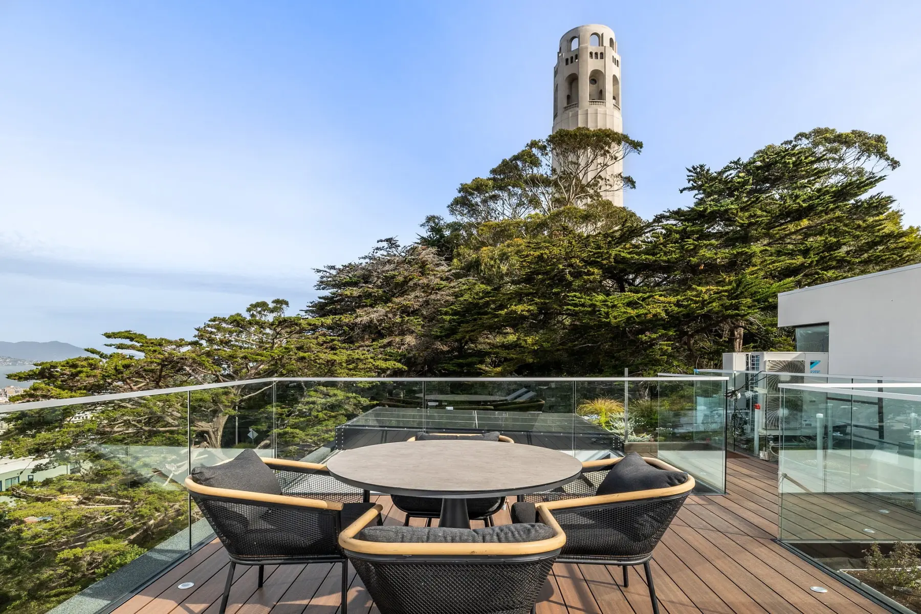 image of butler-armsden-telegraph-hill-townhouse-rooftop-deck-seating.jpg
