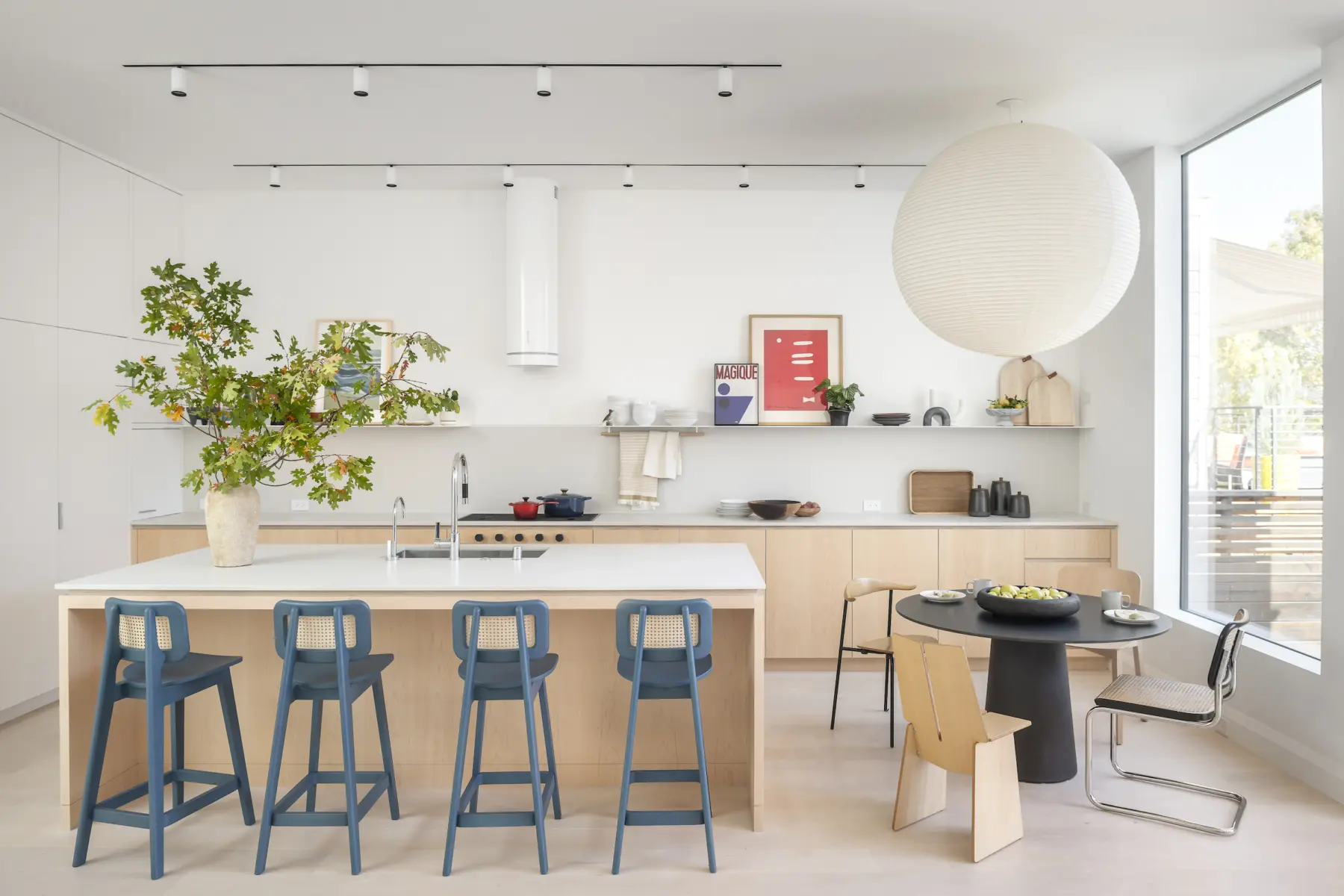 image of butler-armsden-modern-in-the-mission-kitchen-and-breakfast-table.jpg