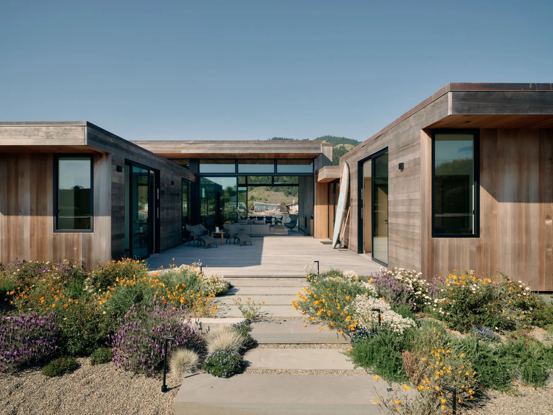 image of butler-armsden-stinson-beach-family-retreat-courtyard-8.jpg