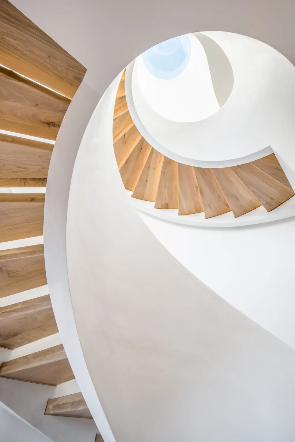 image of butler-armsden-russian-hill-residence-staircase-skylight-view.jpg