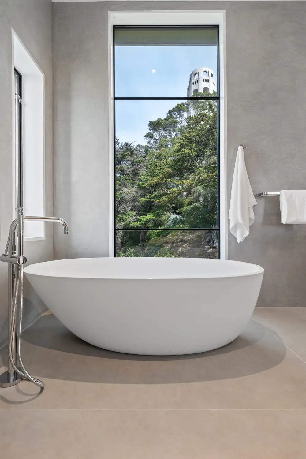 image of butler-armsden-telegraph-hill-townhouse-master-bath.jpg