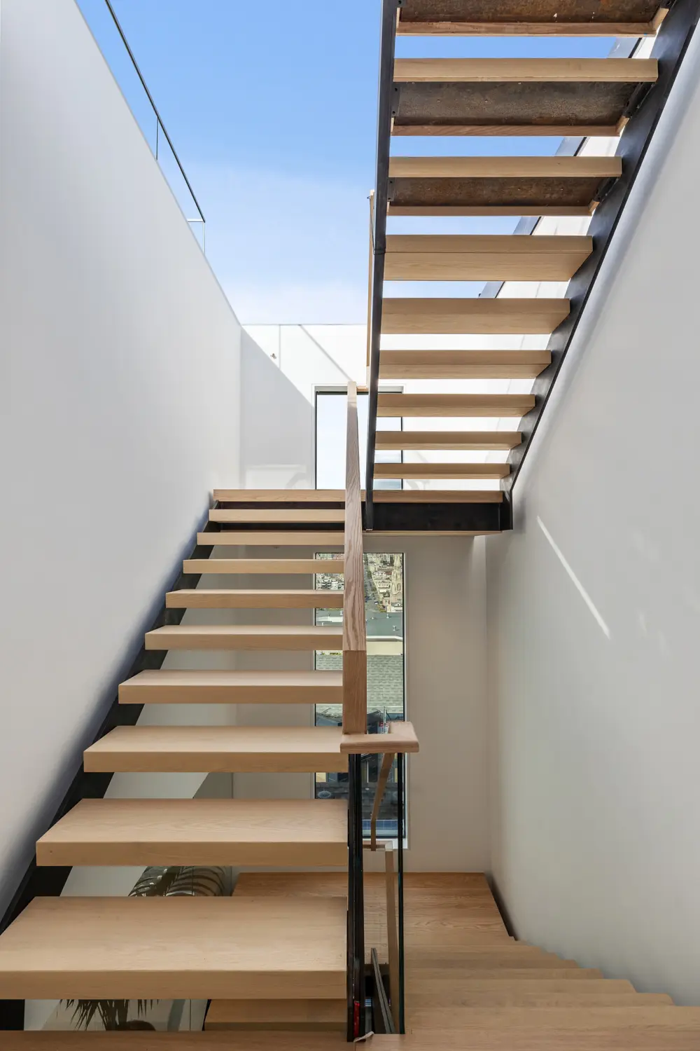 image of butler-armsden-telegraph-hill-townhouse-stairs-to-rooftop-deck.jpg