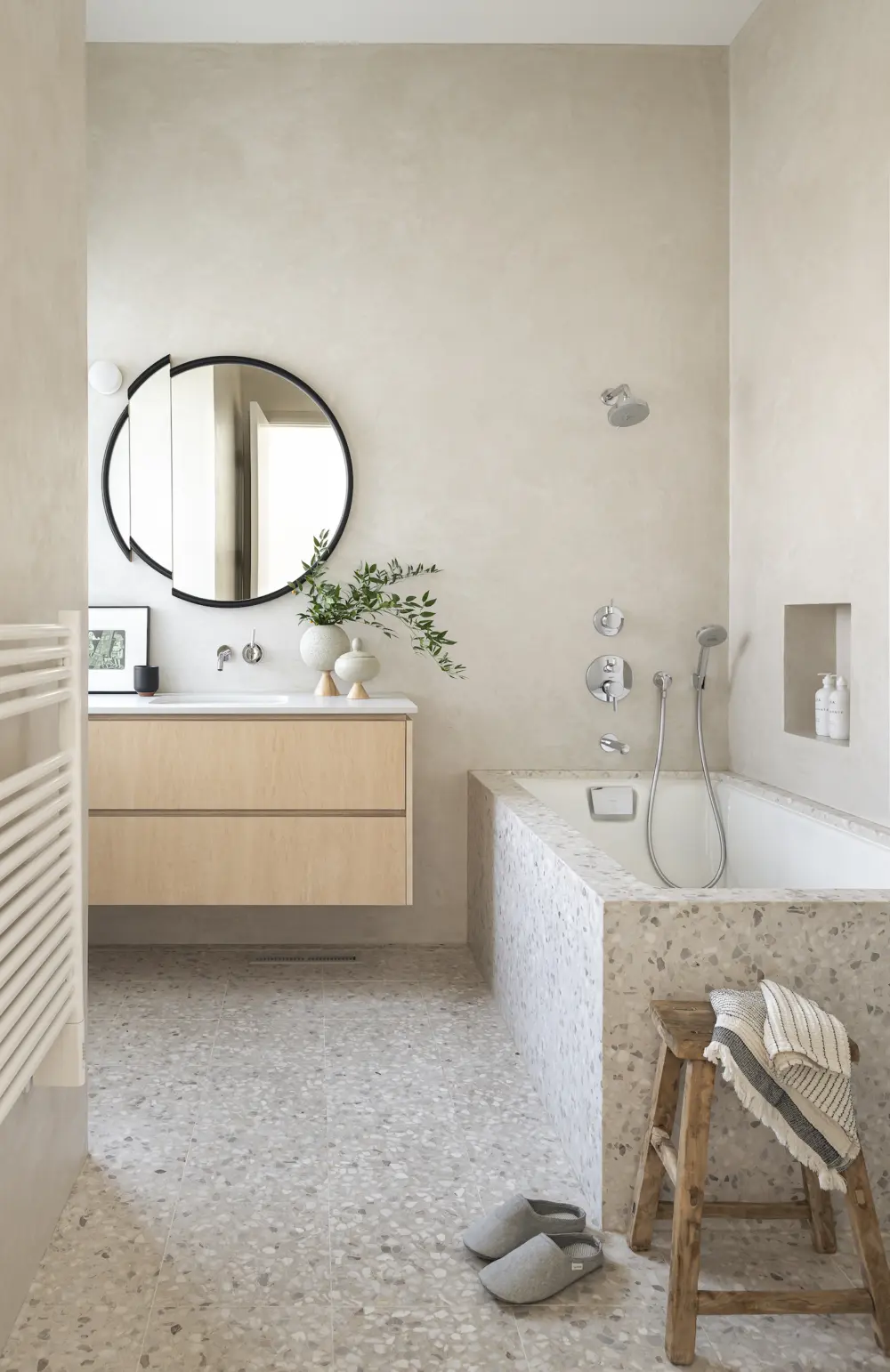 image of butler-armsden-modern-in-the-mission-master-bath.jpg