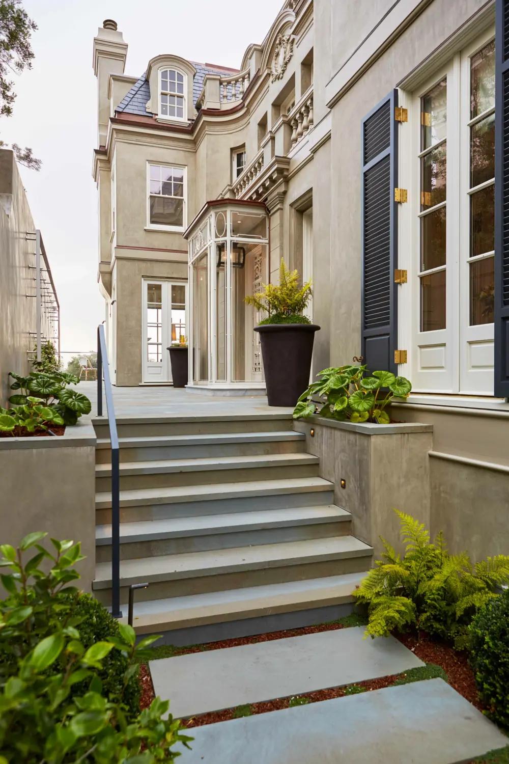 image of butler-armsden-alta-plaza-residence-outdoor-stairs.jpg